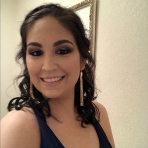 Meet your Posher, Ashley